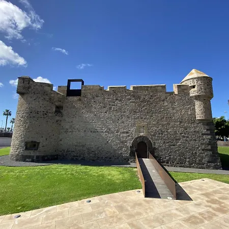 Castle View With Wifi By Canariasgetaway