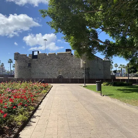 Castle View With Wifi By Canariasgetaway