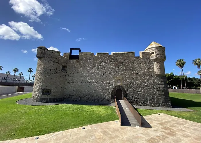 Castle View With Wifi By Canariasgetaway